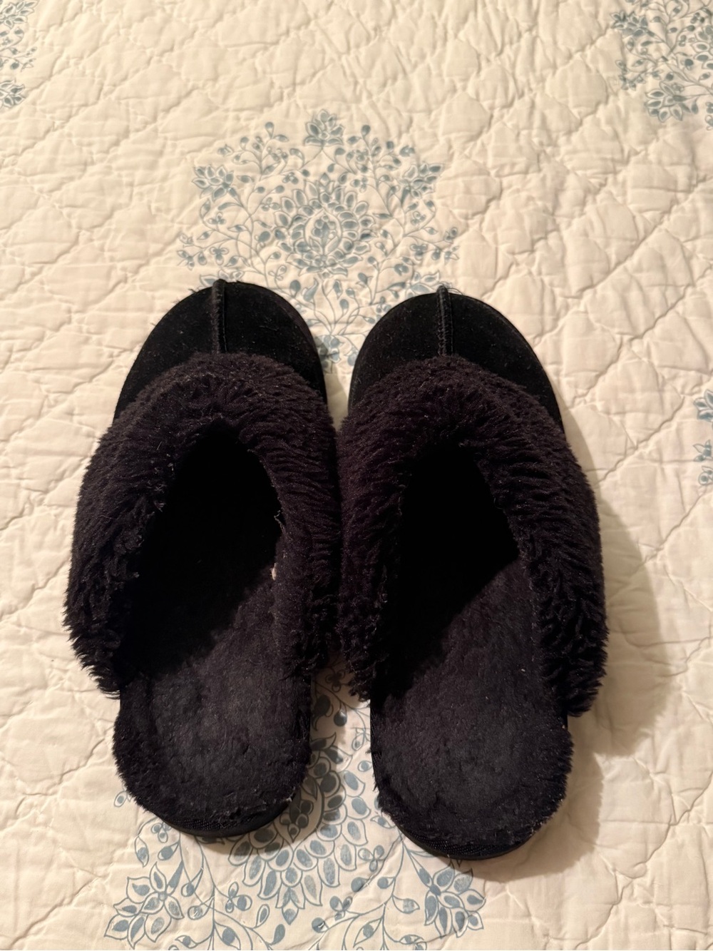 Plush Black Women's Slide Slippers - Cozy Indoor Comfort